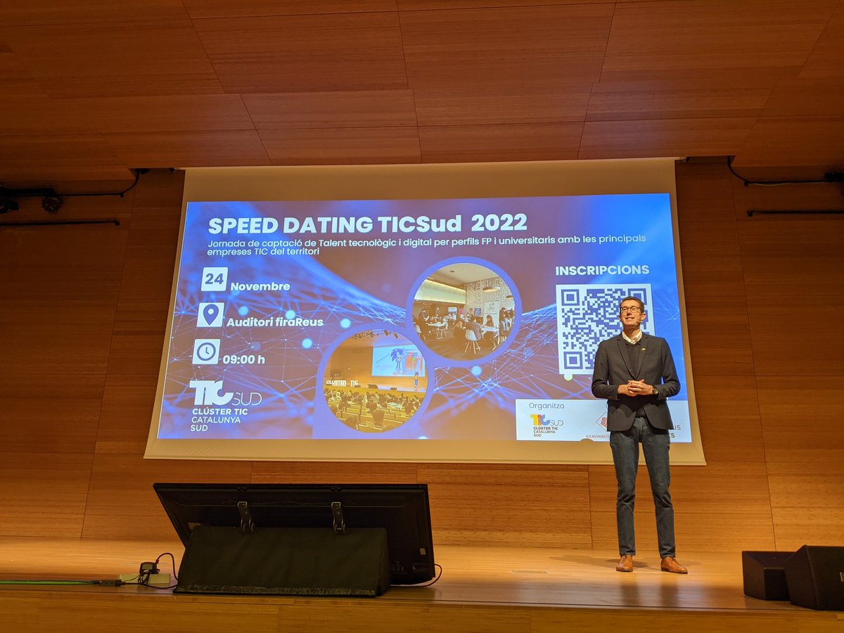 INSBaixCamp's tweet photo. L'alumnat de grau superior d'informàtica, assisteix a l'Speed Dating 2022 del Clúster @TICSud. Una molt bona oportunitat de conèixer de primera mà les empreses tecnològiques de la zona. https://t.co/dVIewsjbV3