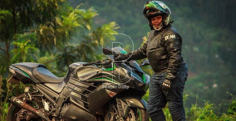 johnnjenga's tweet photo. This is Ladybiker Carol Ian who is currently in Kenya Police custody for no apparent reason except protesting Kenya Police presence at her family home without presenting a search warrant. Here is an interview she did:https://t.co/frULvN8eiy ⚖️🇰🇪 https://t.co/96oF9yBbcd