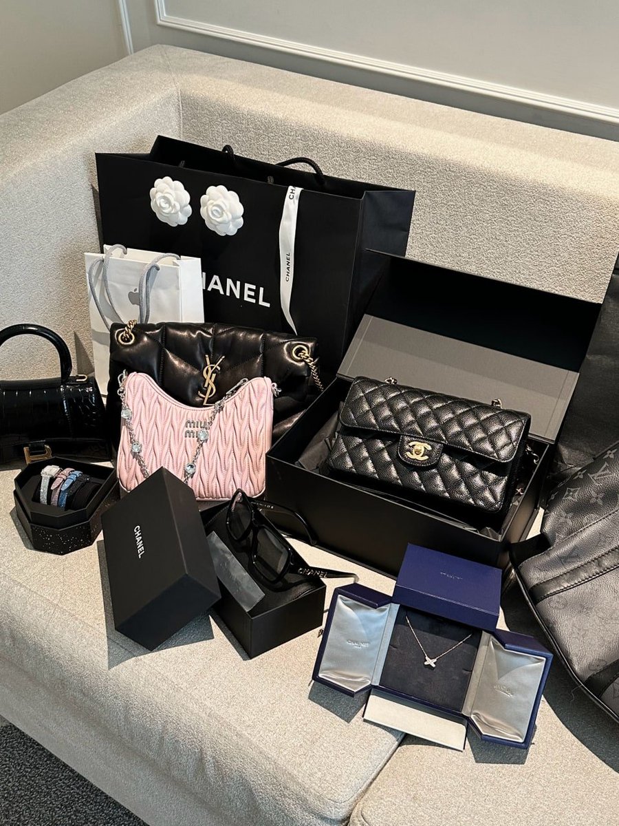 I been so addicted in collecting bags these few days. lol #Lifestyles #happylife #thankful #habbit