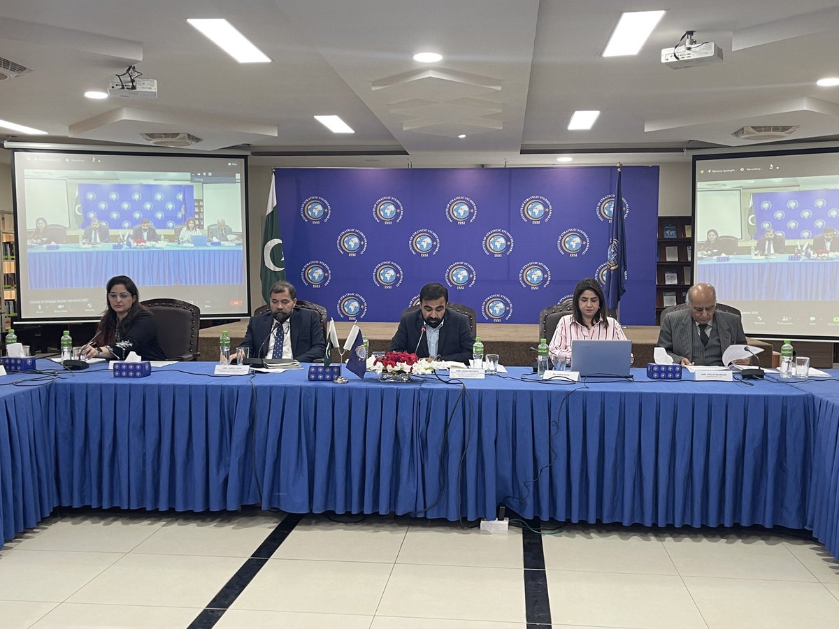 CAMEA_ISSI's tweet photo. Happening now
The second  working session  of the @ISSIslamabad - @HAS_Afghanistan  Bilateral Dialogue facilitated by CAMEA. The session is on Pak-Afghan Economic Ties 

@HSF_Pakistan @aizaz1101 @Steffen_Kudella @JawedLudin @aminabm @JananMosazai https://t.co/awiQDiHdcp