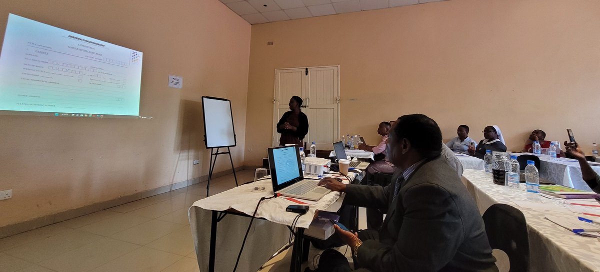 A pleasure to participate in the National Workshop on Cancer Registration in Kadomo today. Key information on principles & methods of registration in Zimbabwe. Thanks to Eric & Margaret for letting Maggie & myself present our global programmes. @GICR_IARC @IARCWHO #Data4Health