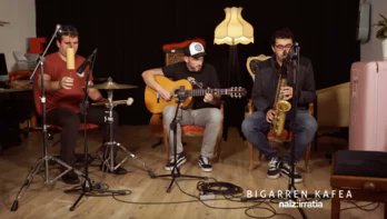 NAIZ irratia tweet media