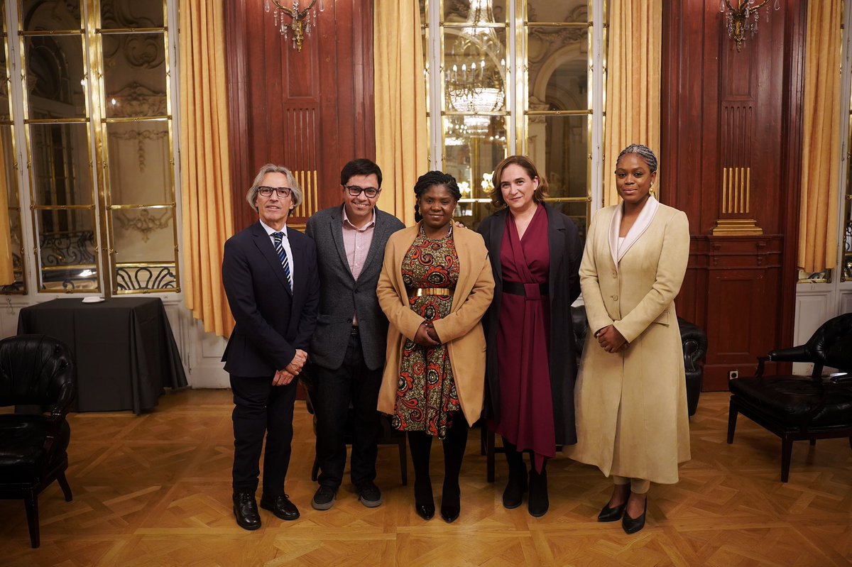 Precioso reencuentro en Madrid con la vicepresidenta de Colombia <a href="/FranciaMarquezM/">Francia Márquez Mina</a> 

Con la valentía, la sensatez y el compromiso de siempre. Un ejemplo para América Latina y el mundo.