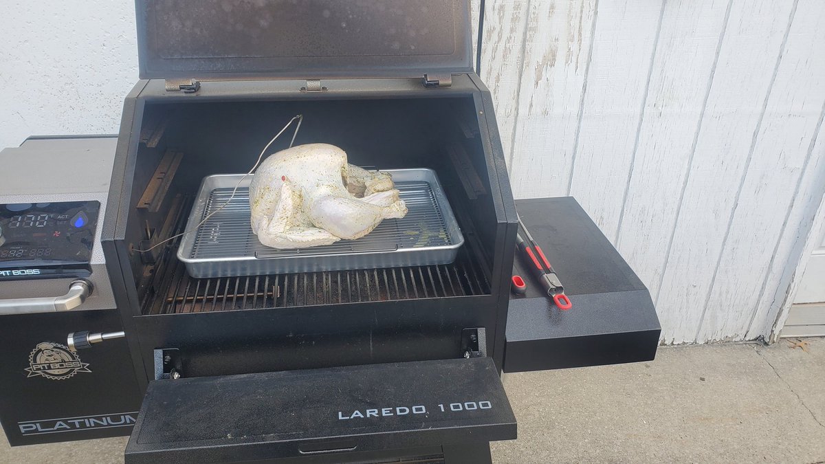 JJ_SAFECATS's tweet image. Smoke 'em if you got 'em. Happy Thanksgiving all!