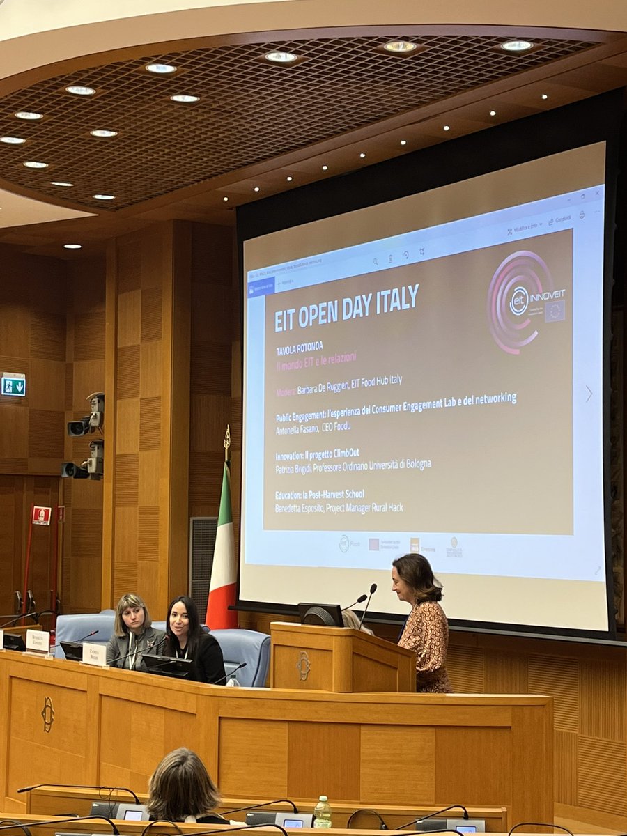 Open Day 🇮🇹 @EITFood: i progetti, le idee, la co-creazione e la sinergia pubblico-privato... tanti spunti in questa giornata che vede fra i moderatori @cspadoni @ImageLine1504, @Ffoodinstitute... Fra gli speaker: @ClusterCLAN @impacthub @RuralHackIt @AgricolusSuite @crea_ricerca