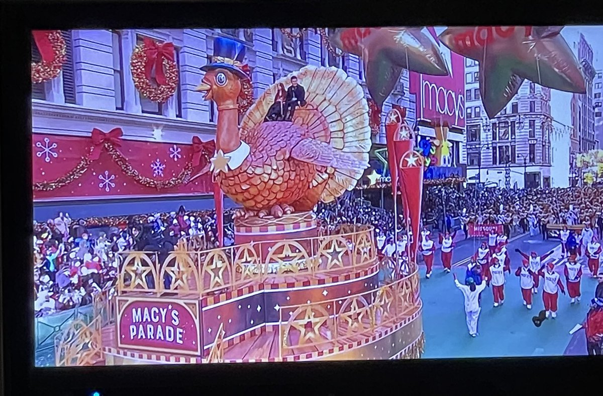 #HappyThanksgiving from #Missouri. Marching <a href="/Mizzou/">Mizzou</a> kicks-off 96th Annual <a href="/Macys/">Macy's</a> #Thanksgiving Day Parade. <a href="/ksdknews/">KSDK News</a>