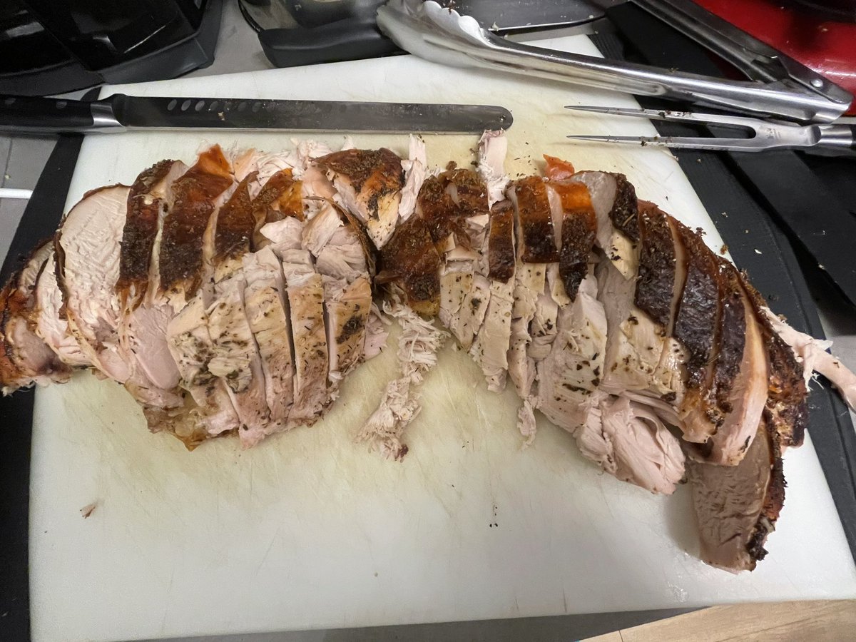 charles_leroy's tweet photo. #daITUS INCOMING 🦃🥳😴💤🛌 #GobbleGobble #turkeytime #TURKEYTAKEOVER #gotime #lfg 
[almost forgot to post, 🧄 🍎 brine 👨‍🍳💋] #HappyThanksgiving #Thanksgiving2022 #itus #itusLIFE #Thanksgiving #Foodies https://t.co/ZTKbjb98xU