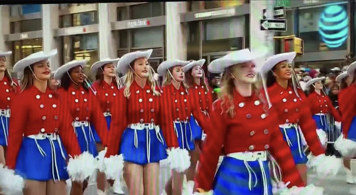 alovelygrl's tweet image. One of the East Texas college drill dance teams are marching &amp;amp; will performing with Mariah Carey on the Macy’s Thanksgiving parade 🥹!!!!  #MacysParade #kilgorecollege #Rangerettes