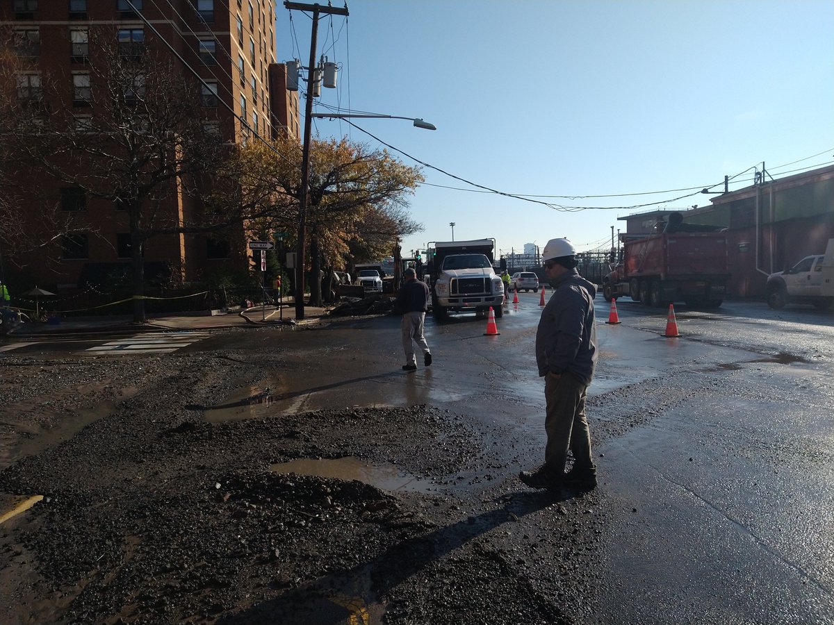KenFerrante's tweet photo. Thank you to @HobokenOEM Coordinator Montanez, @HobokenPD  Officer @absolutesquire Gonzalez, Chris Halleron &amp; Veolia workers who are out on Observer Highway working to make repairs &amp; mitigate the issues on this Thanksgiving morning. https://t.co/jQJKHXHZo7