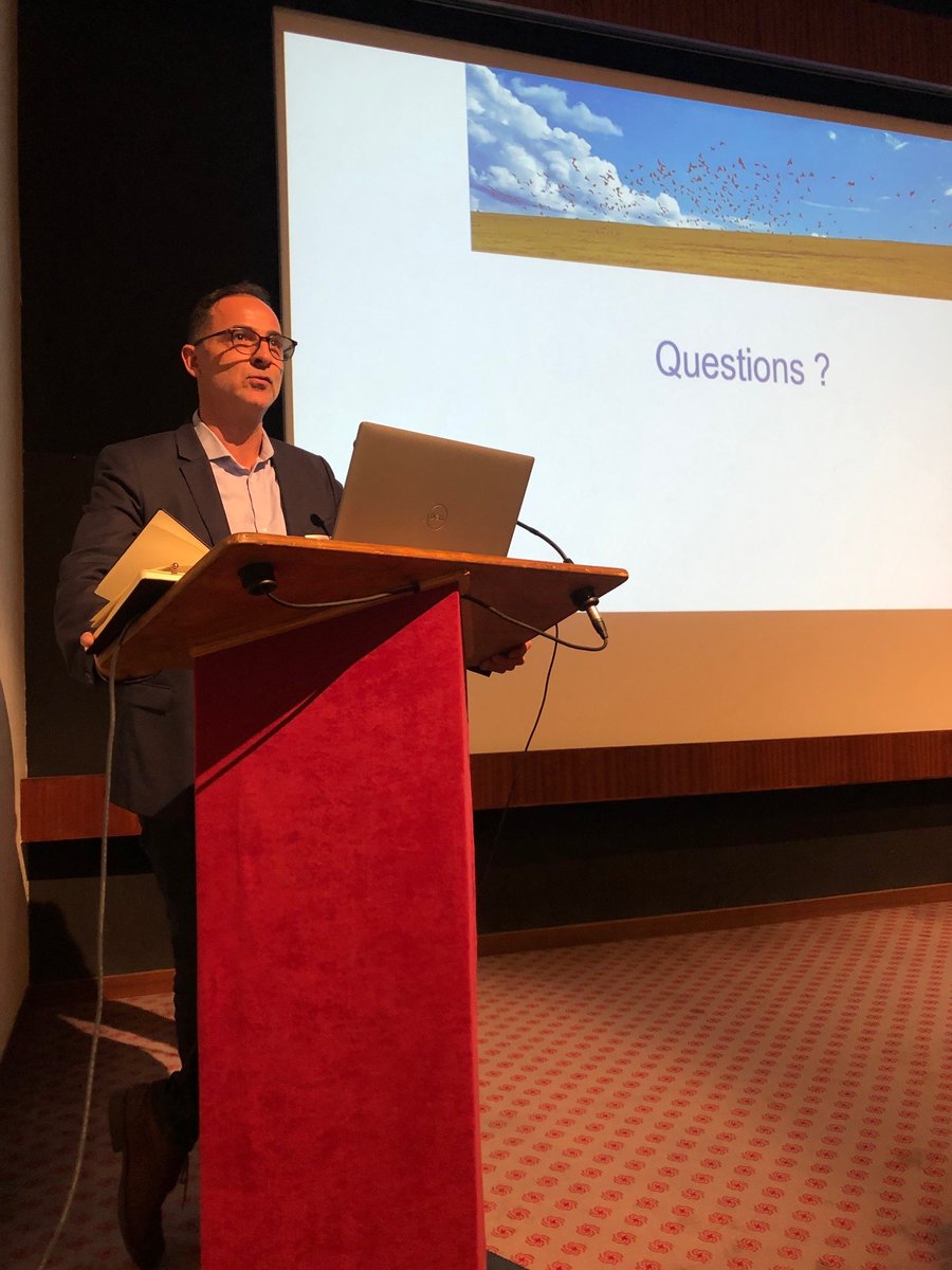 terresinovia's tweet photo. [#ColloqueOiseaux🐦]
Les mots de la fin @bourdillaurent : "Les dégâts d'oiseaux sont un sujet sensible. On l'a vu avec les questions. Constat : pas de solutions efficaces MAIS les déclarations sont indispensables pour trouver des solutions (travail en réseau et mutualisation)" https://t.co/tGnzaxvepJ