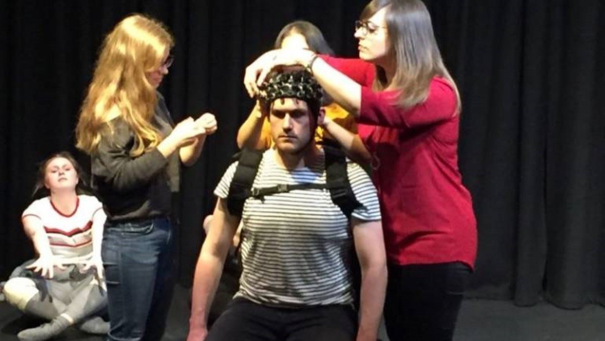 nerdist's tweet photo. Science can show that actors do lose their sense of self while onstage https://t.co/UqfjZcLAl7 https://t.co/rRL2SI2Jnh