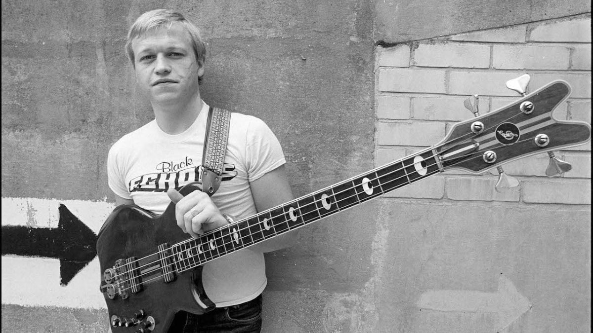 Level 42 legend Mark King on his 5 most famous bass guitars trib.al/lV06KyA