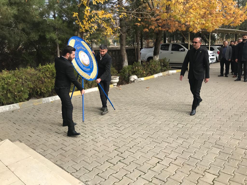 HazroMem's tweet photo. "Dünyanın her tarafında öğretmenler insan topluluğunun en özverili ve saygıdeğer unsurlarıdır."
Mustafa Kemâl ATATÜRK...
Tüm öğretmenlerimizin Öğretmenler Gününü en içten dileklerimle kutlarım.
@tcmeb @aliihsansu_ @salihsakmia @ugurdoganer01 https://t.co/hQSMBVHmRf