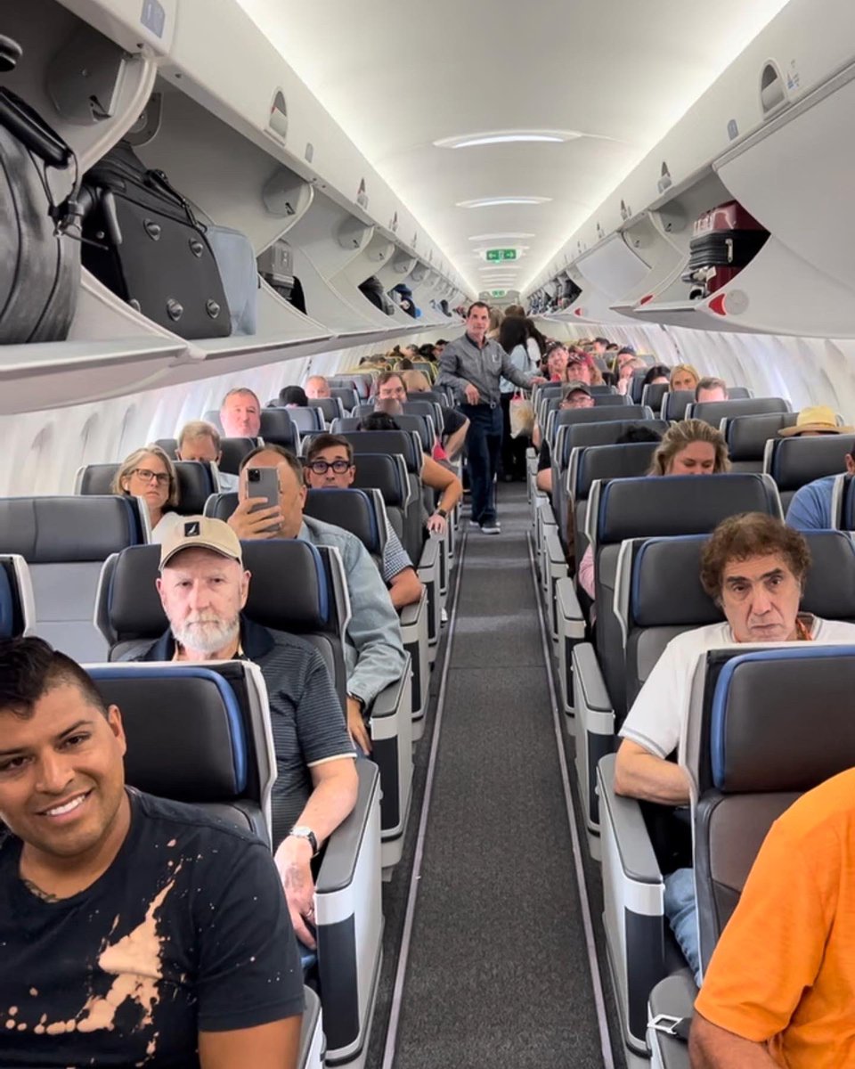 Breeze Airways tweet media