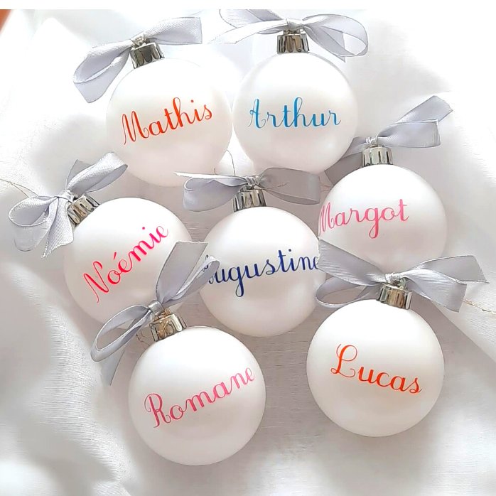 DdCDelires's tweet photo. Pour vos décorations de #Noël nous vous proposons notamment ces boules personnalisables, à retrouver sur  https://t.co/FJN7oVZKBm  ! #Avent #marchédeNoël https://t.co/26oVw31dXj