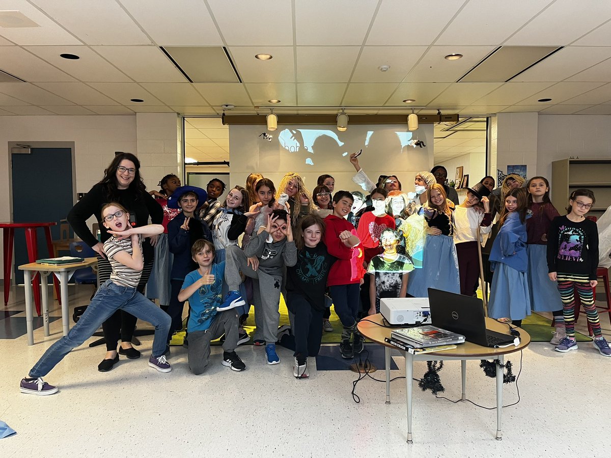 Les élèves du cycle moyen ont présenté leurs pièces sur la peur des araignées. <a href="/desvoyageurs/">École Des Voyageurs</a> #arachnophobie