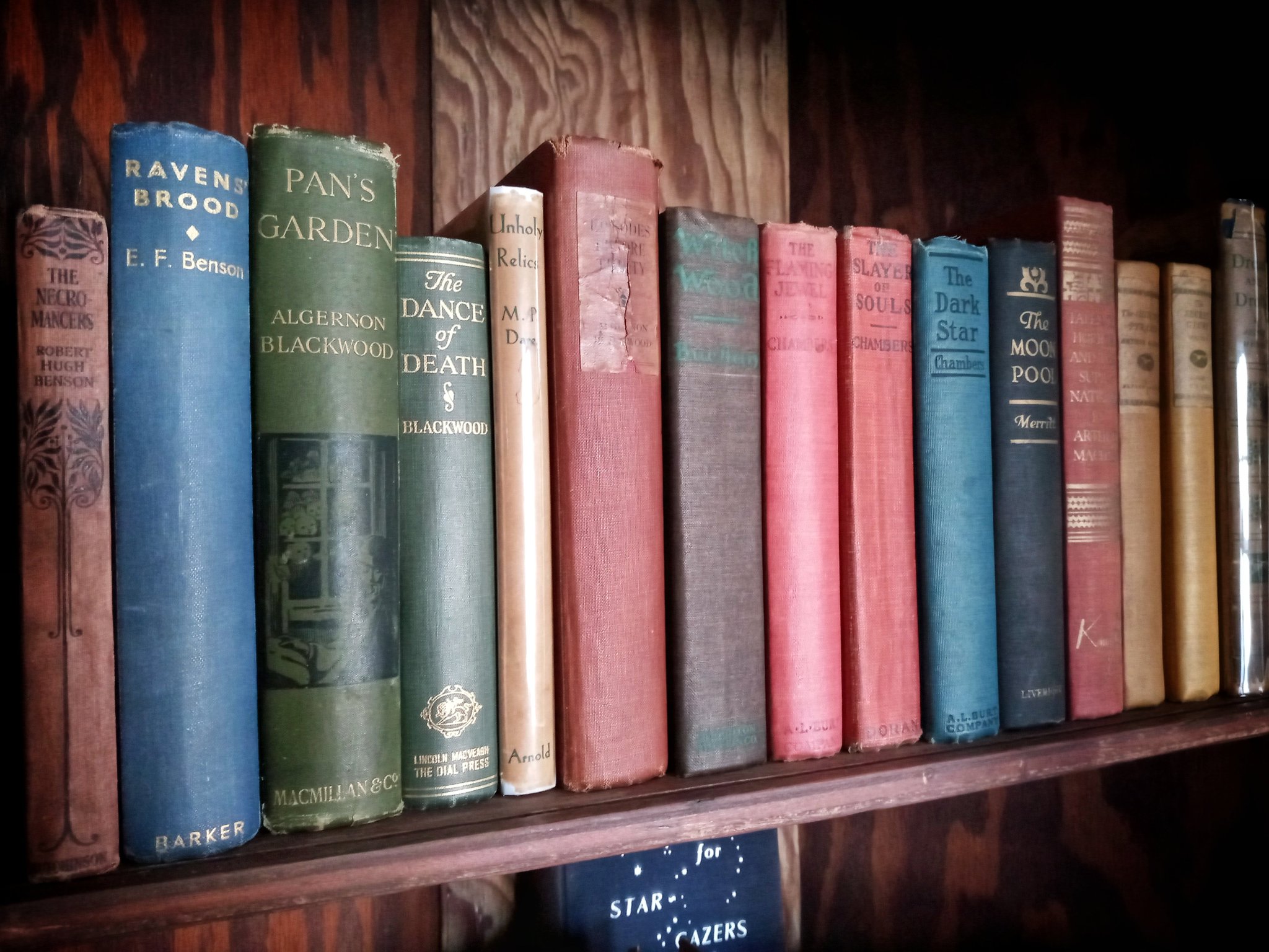 weird-friction-on-twitter-antique-vintage-supernatural-weird-fiction