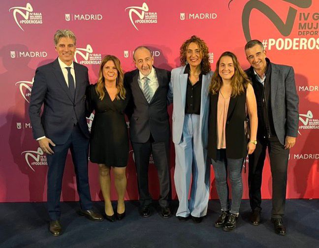 El pasado 17 de noviembre CHV1995 asistió a la IV gala de mujeres deportistas poderosas. 
Allí, se reconoció el esfuerzo y buen trabajo que llevan realizando numerosas mujeres en el ámbito del deporte madrileño, entre las que se  encuentra nuestra presidente Graciela Martínez.