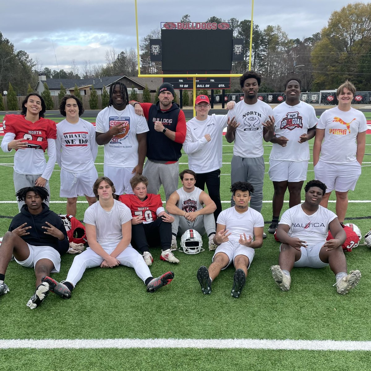 CoachRLuke's tweet image. Happy Thanksgiving from The DPG!! No better group of young men to spend the morning with! Love these guys! 🖤

#DPG #FAMILY #NORTH #CHAMPIONSHIPEVERYDAY #Thanksgiving2022
