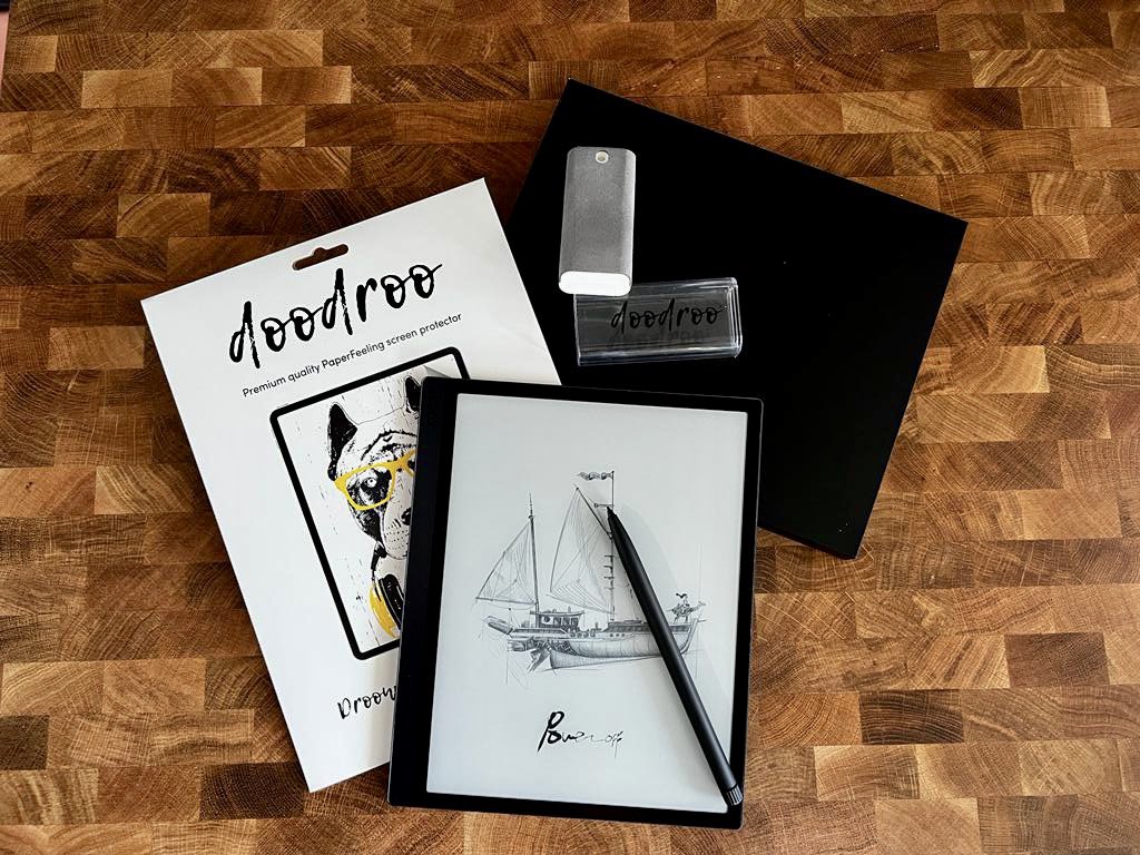 godoodroo's tweet photo. Your new Tab Ultra have  a surface too soft to write naturally like on paper ?No problem, finally from today you can pre-order the only PaperFeeling screen protector  Made for #Onyx #Boox 
https://t.co/i0vUjtP5sw
#screenprotector #eReader #eReaders #tabultra #screen #booxtabultra https://t.co/K8gQUWxJG3