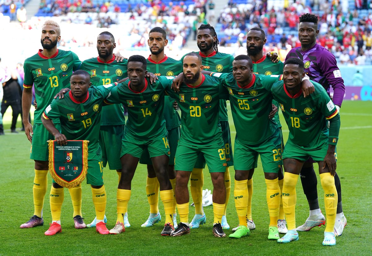 KitCrimes's tweet photo. Given the farcical changes FIFA have overseen at World Cups previously, surprised they allowed this one today. Would've been a nightmare for colourblind people. #SWICAM 🇨🇭🇨🇲 https://t.co/3d681M6BiW