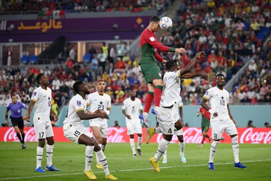 YashRMFC's tweet photo. Ronaldo is 37 btw https://t.co/epKwO0HTzg