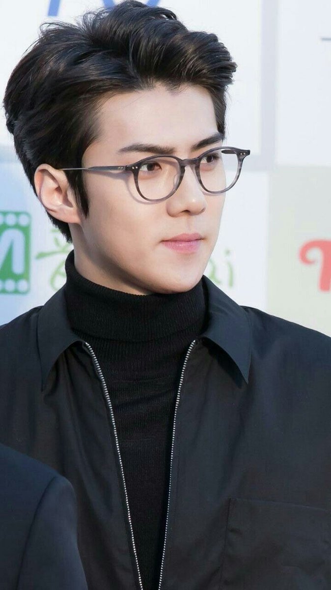 cacaleeza's tweet photo. @aeribase sehun model serba item berjidat tuh kebangetan emg cakepnya,, 😭 https://t.co/scOrcGt2TX