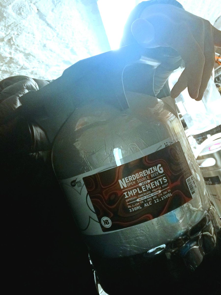 Next Up.... NERDBREWING 🤓

A beautiful and rich range of warming imperial stouts will be available soon at Brewdog Bristol! 

These are to die for, don't miss it!

#nerdbrewing #Christmas #winter #brewdog #bristol #craft #stout