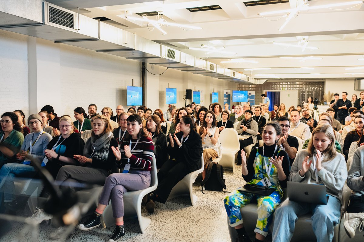 EU_MARE's tweet photo. #Hack4Oceans 2022: and that's a wrap!

This closes our European Year of Youth and opens the European Year of Skills: together we can transform this enthusiasm into skills for the future. 

Look out for the winning team's pitches - right here on Monday! https://t.co/fBMWX31GI8
