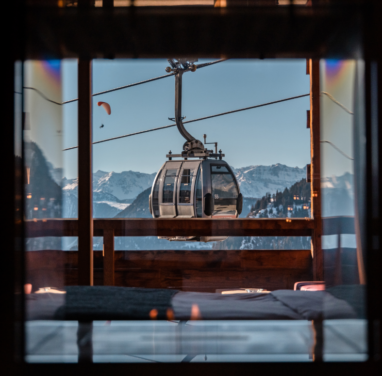 WVerbier's tweet photo. Hello from room 500. It’s beginning to look a lot like winter! #WVerbier #WHotels #Verbier https://t.co/sXsoyxGFzI