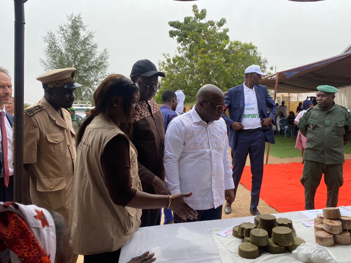 FAOSenegal's tweet photo. 🌱🌱Lancement du projet de Résilience et de reforestation intensive pour la sauvegarde des territoires et des écosystèmes au #Senegal #RIPOSTE dans la Commune de Ndiob par Dr Gouantoueu R. Guei @rgguei, Coord. @FAOWestAfrica & Rep. @FAOSenegal
#EUGreenDeal #PSEVert #Kebetu https://t.co/6yIoFawmXB