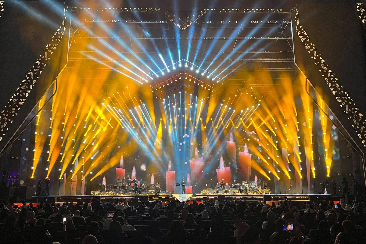 ClayPakyNews's tweet image. A massive Claypaky rig for the 2022 Riyadh Season kick off night

120 x Sharpy Plus
90 x Sharpy
24 x B-Eye K20 CC
20 x Scenius Spot

LD / LO: Seeman Yaacoub
Lighting supplied by RST (Resource Stage Technology)

#Claypaky #SharpyPlus #Sharpy #Beye #SceniusSpot #IgniteYourShow