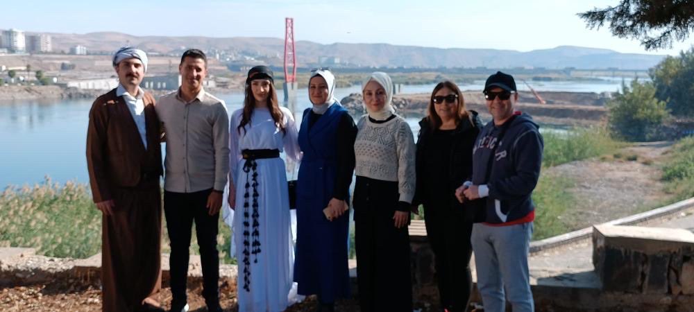 CizreAdem's tweet photo. Kurumumuzda üretilen Zin bebeğimize ait güzelbir belgesel çekimi yapıldı. Emeği geçen kıymetli sunucumuz Mahmut İbrahimoğlu ve TRT kürdi Demu Şewas(Zaman ve Tarz )programı yapımcı yönetmen ve ekibine çok teşekkürederiz. @deryayanikashb 
@nazlidemirrr @mebhbogm 
@Mahmut_3373 @trt https://t.co/uxnJLjUnRL
