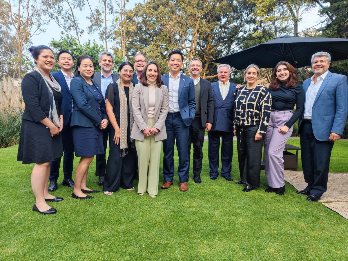 Had a good lunch meeting with the leaders from the entrepreneurship ecosystem hosted by <a href="/friosz/">Francisco Rios</a>. Despite our geographical distance, there are parallels between our unicorns.