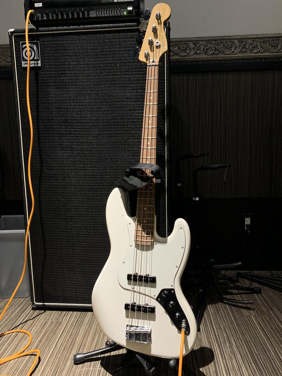 JoybeatStudio's tweet photo. ★アソビックス蟹江店限定★
店長おすすめレンタルジャズベース！
ピッカピカに仕上げました！弦高標準。
≪Fender Mexico JB62≫
ﾚﾝﾀﾙ料金500円(㊫400円)
是非お試し下さい！
#ｽﾀｼﾞｵ #中川区 #名古屋 #ﾊﾞﾝﾄﾞ #ﾄﾞﾗﾑ #ﾃﾞﾓﾃｰﾌﾟ https://t.co/fhVtk8LMGd
