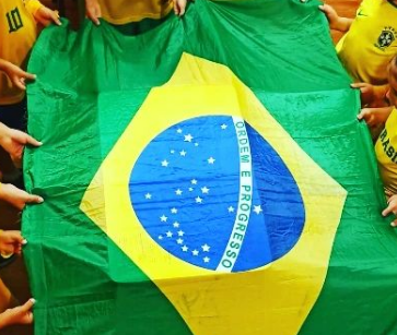 ANAMACEDOPENSA's tweet photo. Bora Brazilzilzilzilzilzizil https://t.co/MkN8bSZqH4