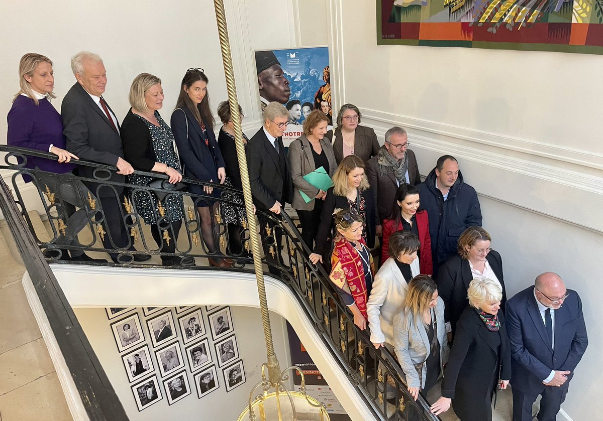 Catherine Ibled 🇫🇷🇪🇺 (@catherineibled) on Twitter photo Merci à Madame la Ministre <a href="/RomeIsabelle/">Isabelle Rome</a> d’avoir lancé ce Collectif territorial à l’égalité qui sera piloté par <a href="/StTRAVERT/">STEPHANE TRAVERT Avec Vous</a>
Je suis très heureuse de rejoindre ce collectif qui sera mobilisé dans les tous les Territoires. Merci 🙏🏻
#égalitéfemmeshommes
<a href="/egalite_gouv/">Ministère chargé de l'Égalité</a> Merci à Madame la Ministre <a href="/RomeIsabelle/">Isabelle Rome</a> d’avoir lancé ce Collectif territorial à l’égalité qui sera piloté par <a href="/StTRAVERT/">STEPHANE TRAVERT Avec Vous</a>
Je suis très heureuse de rejoindre ce collectif qui sera mobilisé dans les tous les Territoires. Merci 🙏🏻
#égalitéfemmeshommes
<a href="/egalite_gouv/">Ministère chargé de l'Égalité</a>