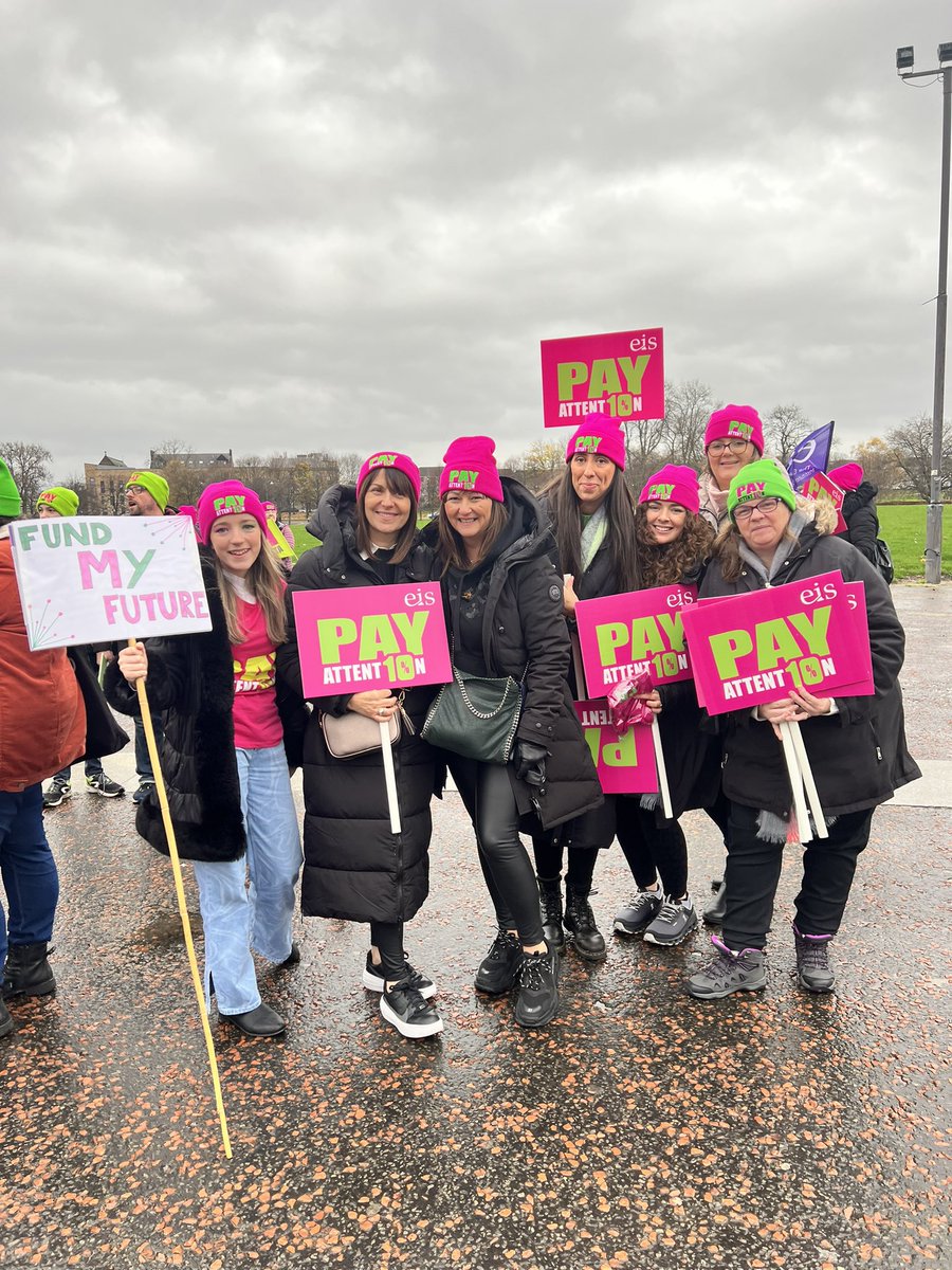 mhairiamcd's tweet photo. @EISUnion Pay Attention #10% Great to have one of our ex pupils support us👏🏽👏🏽👏🏽 https://t.co/CVb0ECHuyu