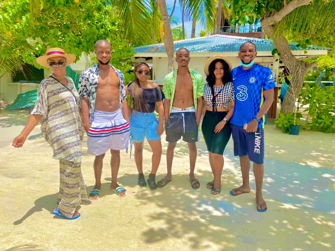 TravelBayHQ's tweet photo. Looking for pocket friendly holiday deals during this #economy 🛫 🌺 

Travelbay got you covered, from visas, flights, customised travel packages and more.
Send a DM 📨 for more information ℹ️ 

#travelagent #Dreamspace #BlackFriday https://t.co/7iRRNmLFcL