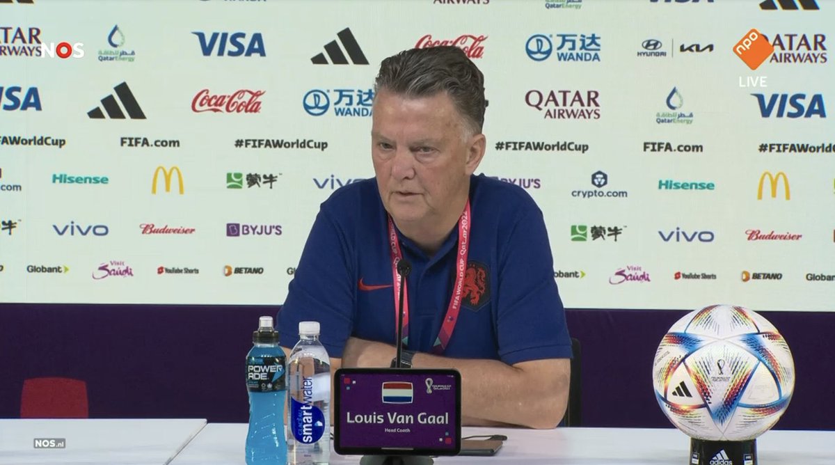 433Senegal's tweet photo. Je pense que l'Equateur est une équipe plus organisée que le Sénégal. Ce sera difficile." Van Gaal lors de la conférence de presse🎙️🤔 #433senegalsn #Qatar2022 #senegal https://t.co/3ZxDmWOunt