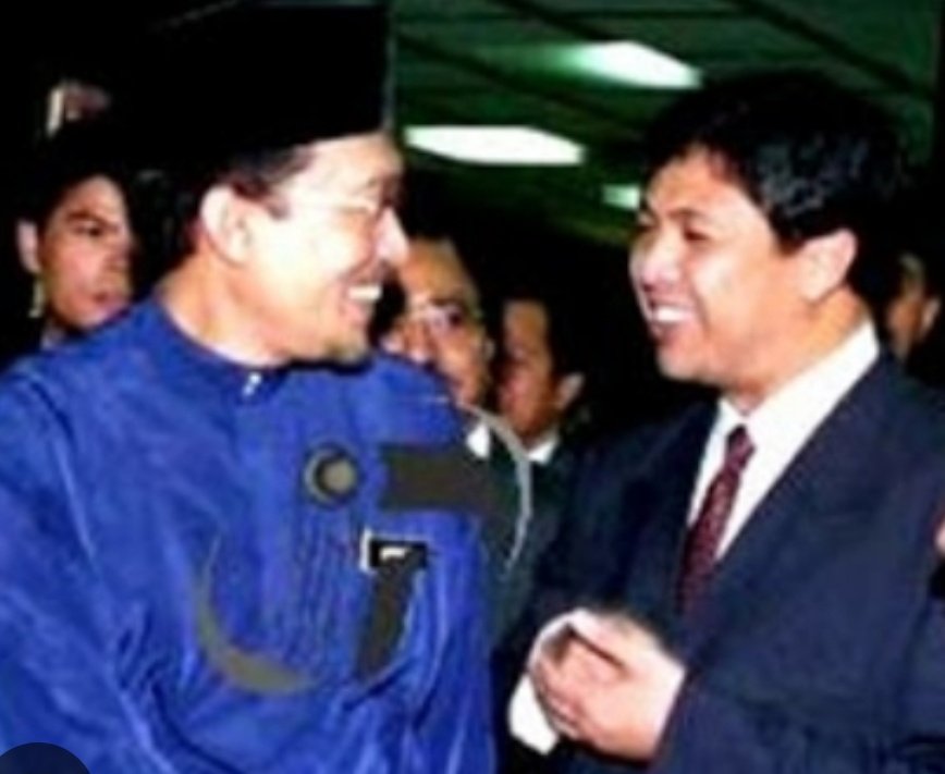 SBWsr's tweet photo. @BadBoy2662 Mereka dah lama rancang...
Kita yg lalai... ✌️
#Refomasi!!!
#DemiPertiwi https://t.co/46mSX0rHx5