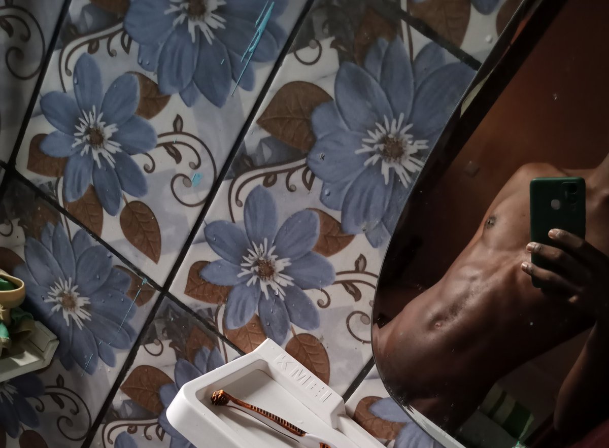 Andro 🍑🏳️‍🌈 tweet media