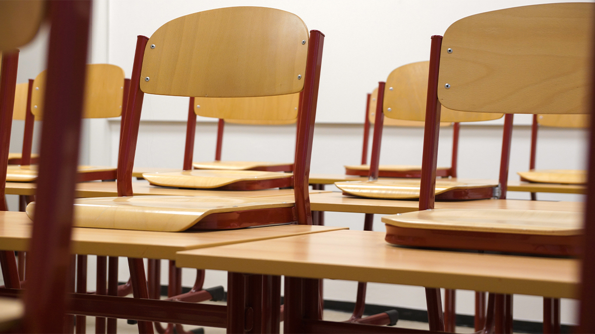 umsbe's tweet photo. Research shows: Learning delays due to school #closures are mounting. The last Dutch school closure due to #covid19 was almost a year ago, but primary school students are falling further and further behind says @CarlaHaelermans

Read more: https://t.co/NC1sOA30i9 https://t.co/ipdKdZuMEh
