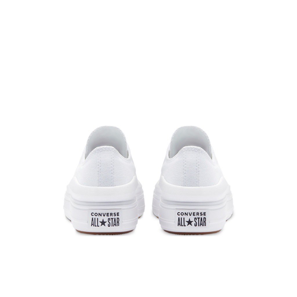 theiceraf's tweet photo. Dalam banyak2 kasut putih, aku rasa converse ni yang paling win sebab design dia lawa. https://t.co/kKjlbKNIol