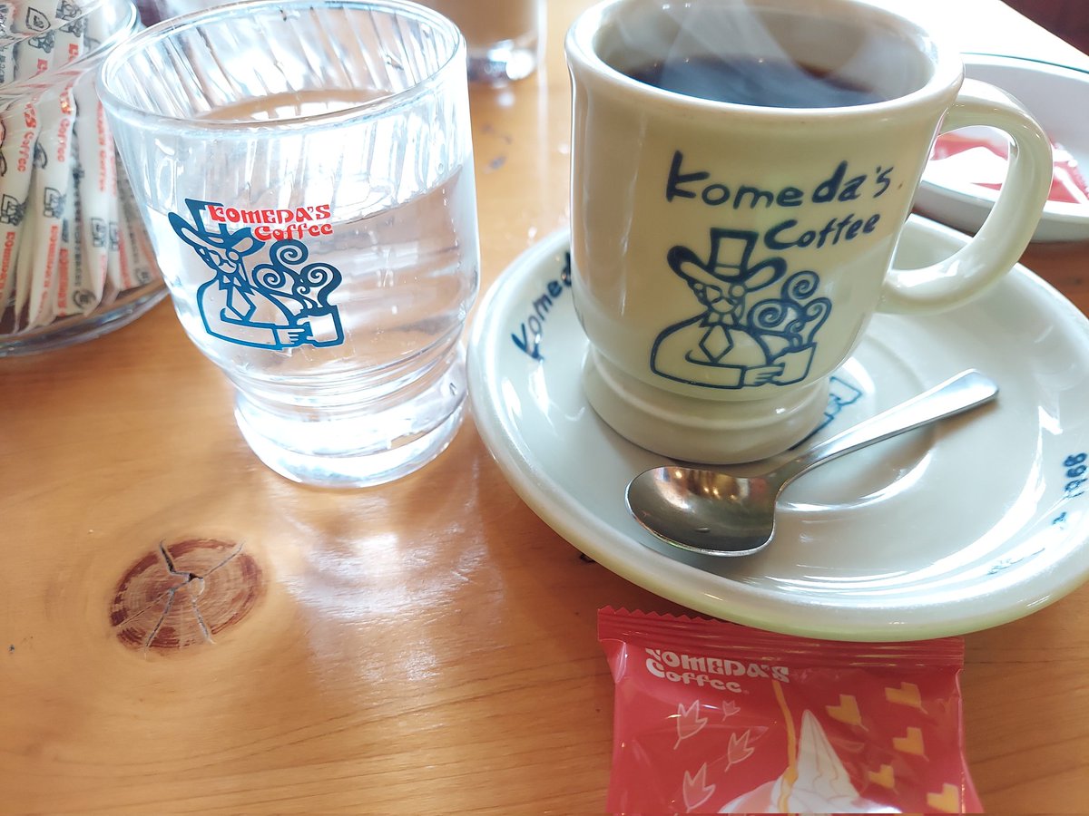 mnDonotpanic's tweet photo. 初 #コメダ珈琲 でした、確かに #カツサンド の大きさに圧倒されました ; #travel https://t.co/ZV84WWhbHo