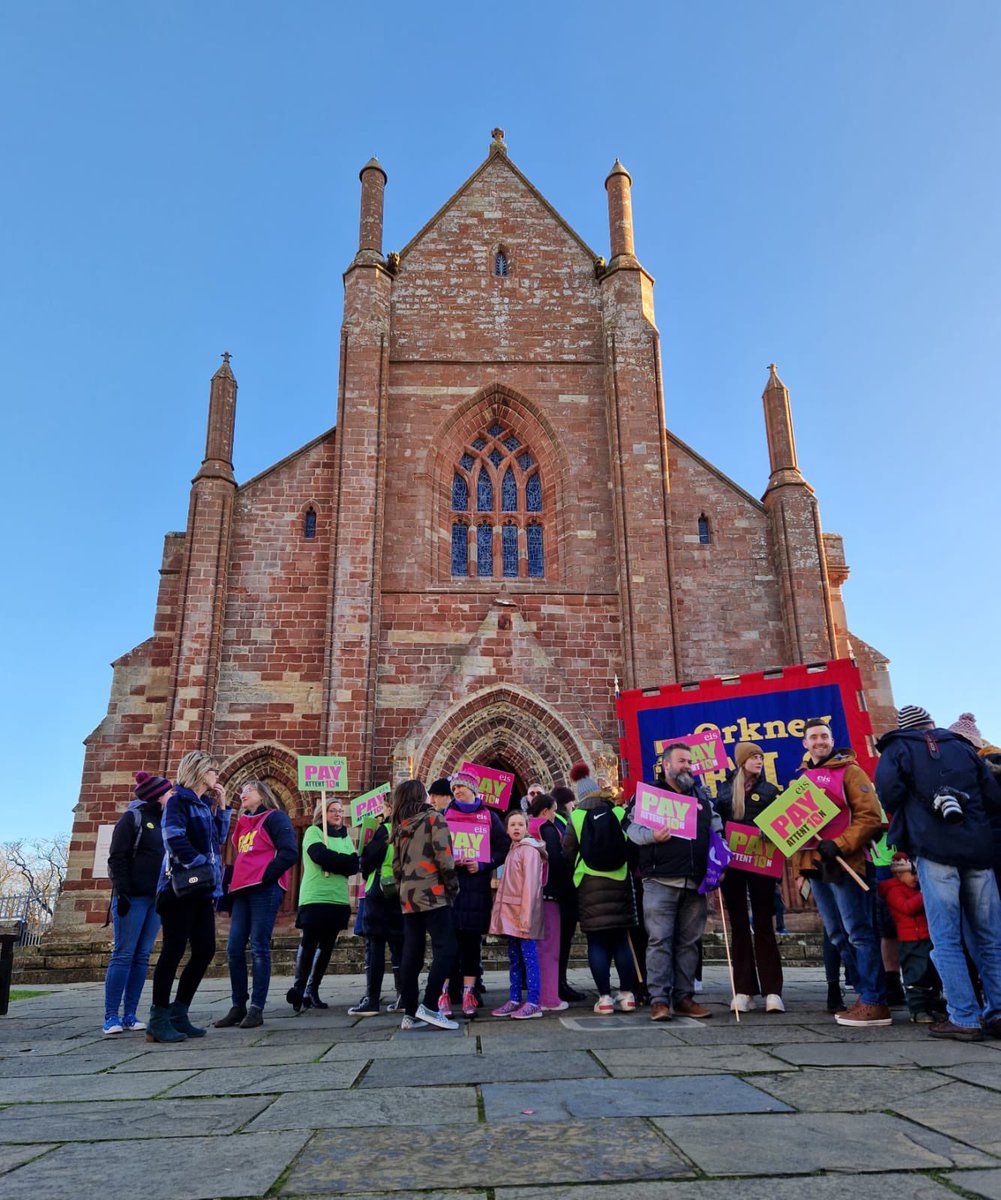 RRobinsonKGS's tweet photo. #PayAttention #EISStrike @EISUnion @COSLA  @ScotGovEdu @scotgov #TeacherStrike https://t.co/OkgwJKljz6