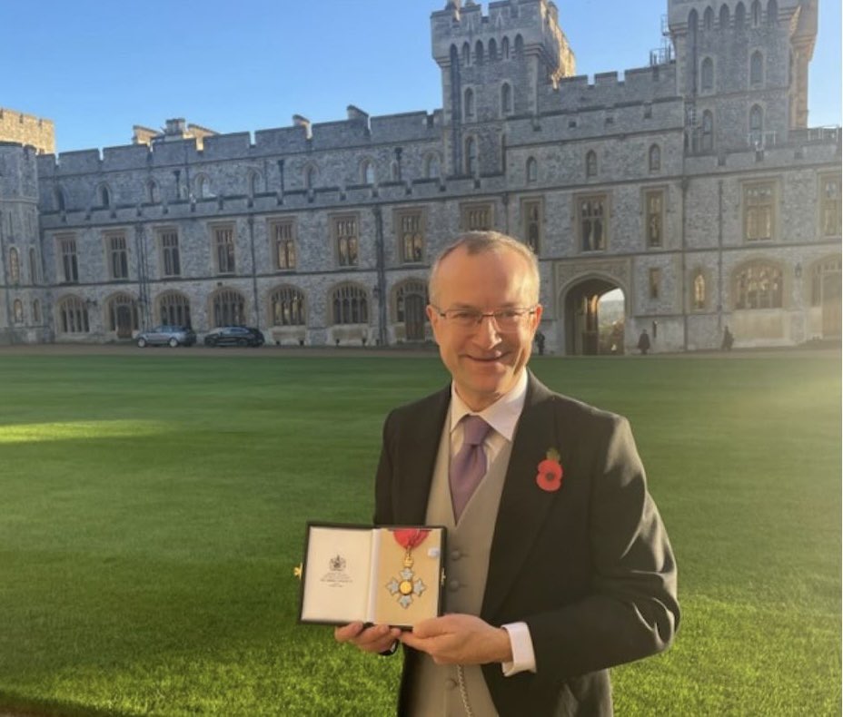 REACHBristol's tweet photo. Co-lead for REACH, Prof Jonathan Benger, received his CBE at an investiture ceremony at Windsor Castle earlier this month.

Prof Benger was recognised for his services to the NHS as a Professor in Emergency Care @UWEBristol, consultant @uhbwNHS &amp; Chief Medical Officer @NHSDigital https://t.co/zEaRCBMElW