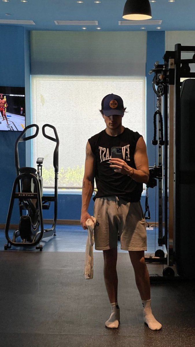 vaxpoer's tweet photo. 🏋🏻🤸🏻 https://t.co/2h8XVH46Uv