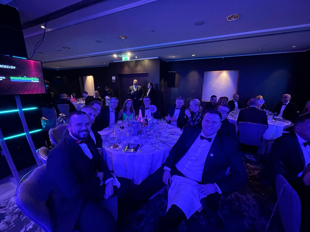 TH_Plastics's tweet photo. 🏆 W I N N E R S 🏆

We are absolutely thrilled to have had the pleasure in receiving this fantastic recognition award Plastics Industry Awards in Supplier Partnership: Ancillary Machinery of the Year 2022. https://t.co/FhQgPzrOlu