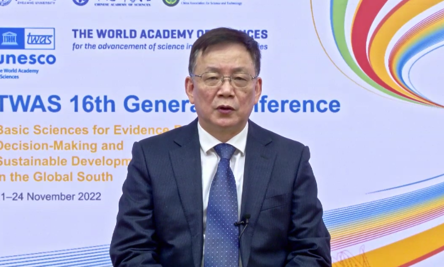 TWASnews's tweet photo. Hou Jianguo, President of CAS at #TWASConf closing ceremonies, emphasizes the importance of #BasicSciences for the #SDGs. "I'm delighted to see that TWAS has been focusing on basic research and sustainable development challenges in developing countries, with excellent efforts." https://t.co/sA5fgXV2CW